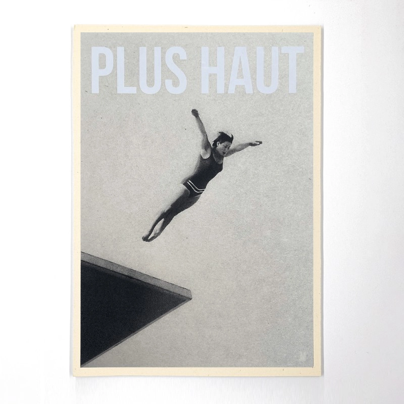 CARTE-AFFICHE - L - PLUS HAUT