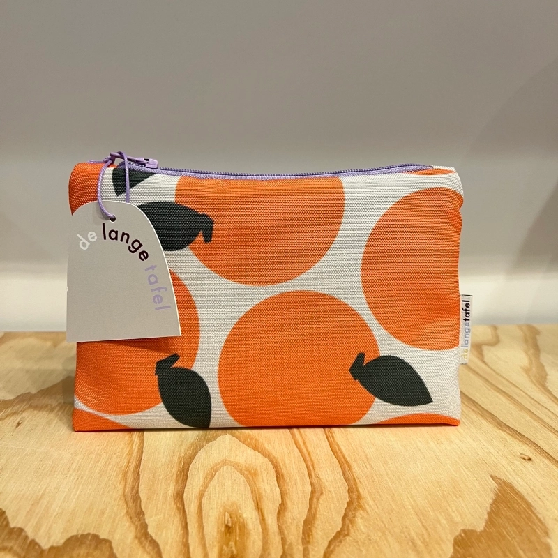 petite trousse de toilette oranges delangetafel maison volumes lille
