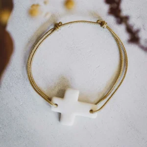 bracelet beige notre dame lien reglable 2 maison joseph maison volumes lille